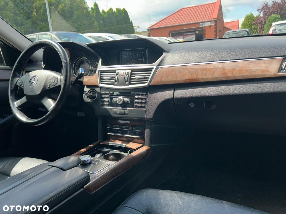 Mercedes-Benz Klasa E 200 CDI DPF BlueEFFICIENCY 7G-TRONIC Elegance - 9
