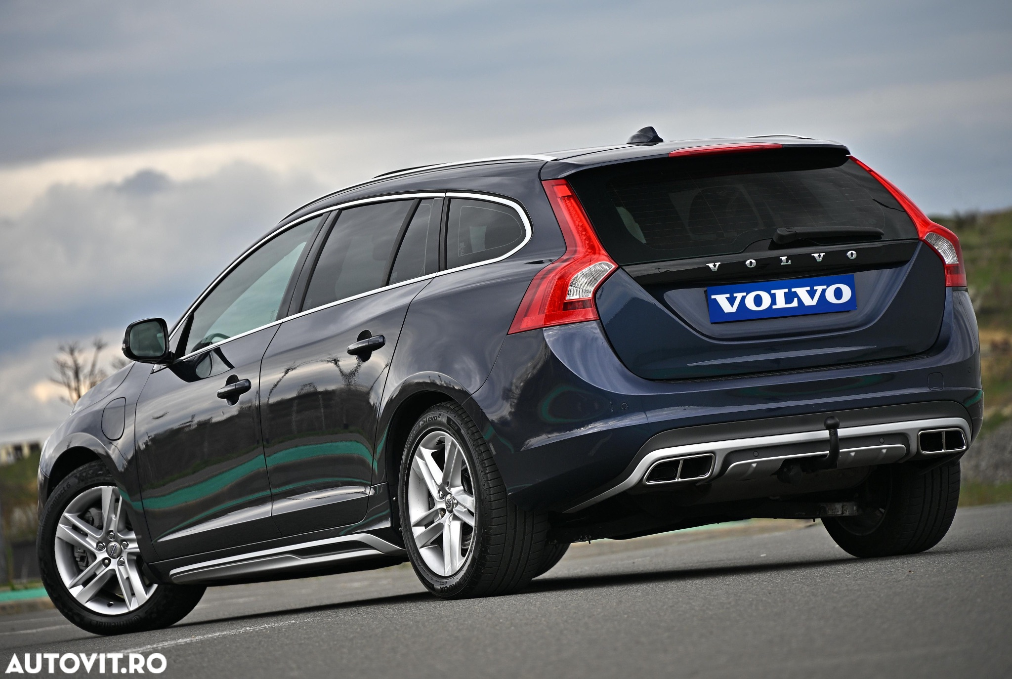 Volvo V60 D6 Plug-In-Hybrid AWD Geartronic Summum - 8