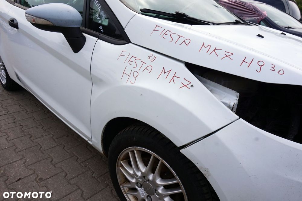 BŁOTNIK PRZEDNI PRAWY FIESTA VI MK6 VII MK7 H9  BIAŁY FORD 2008-2017 - 2