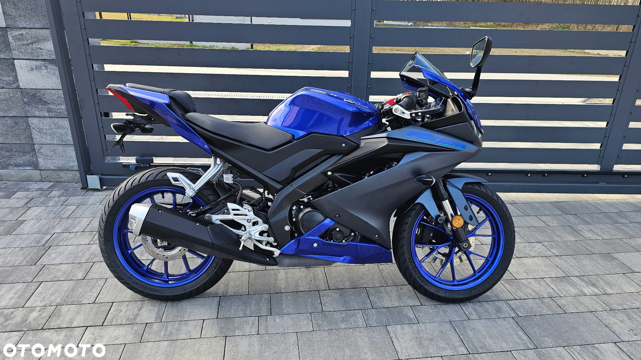 Yamaha YZF - 4