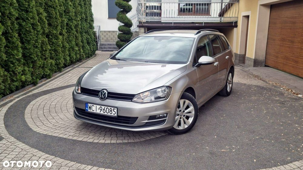 Volkswagen Golf - 1