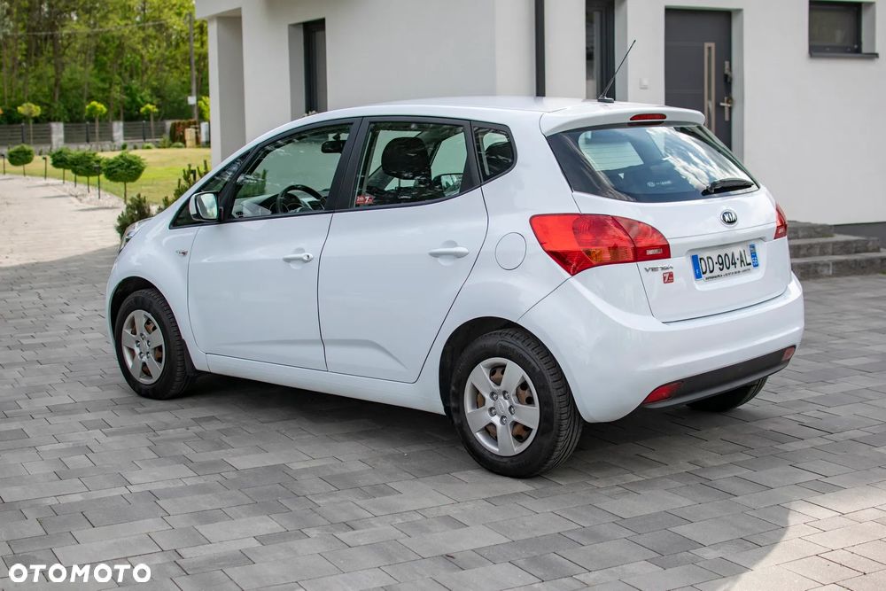 Kia Venga - 25
