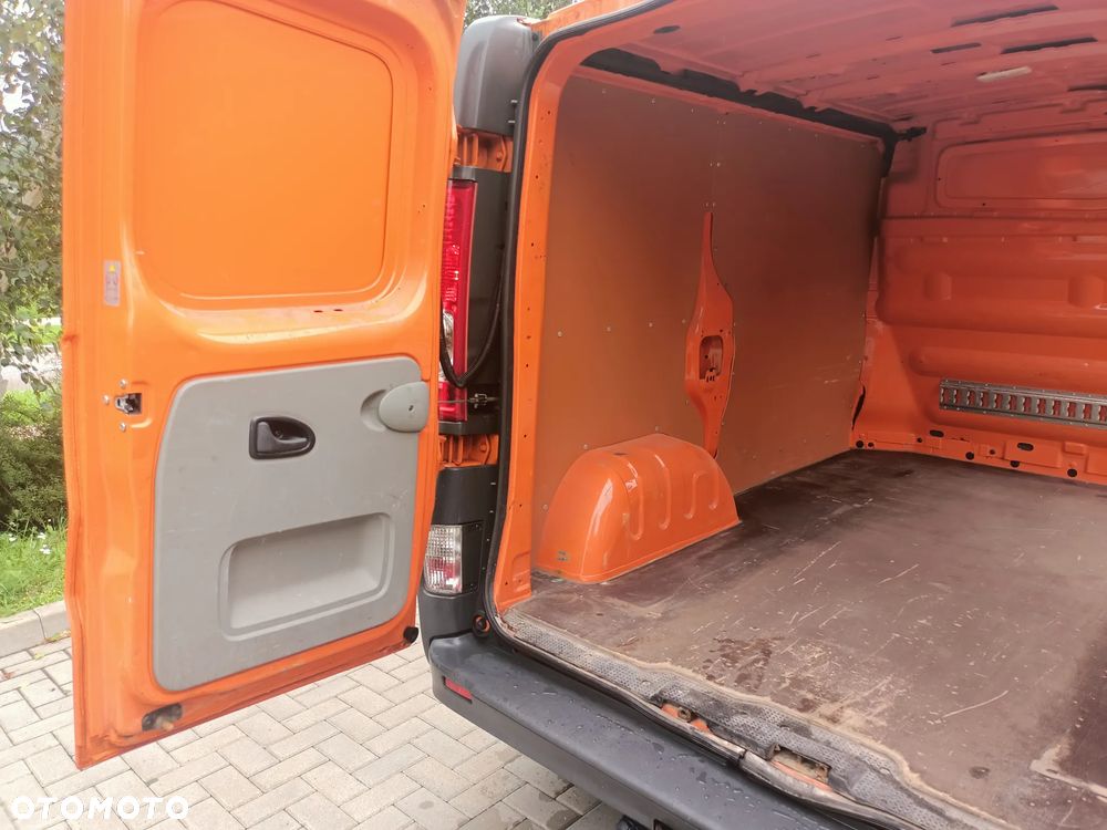 Opel Vivaro - 11