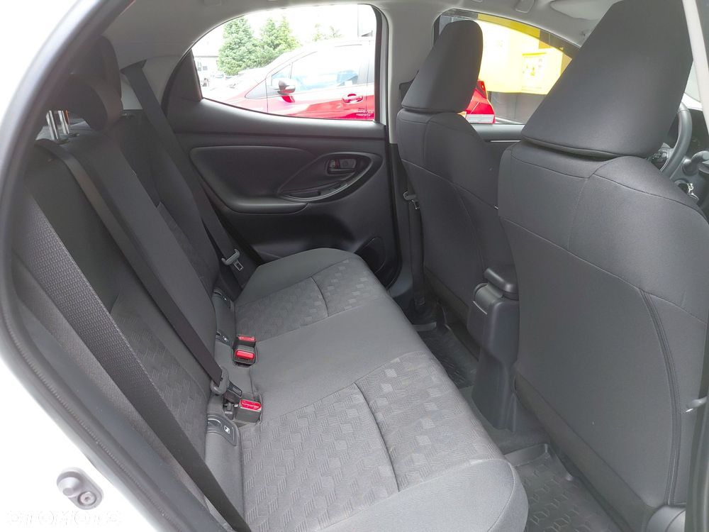 Toyota Yaris - 10