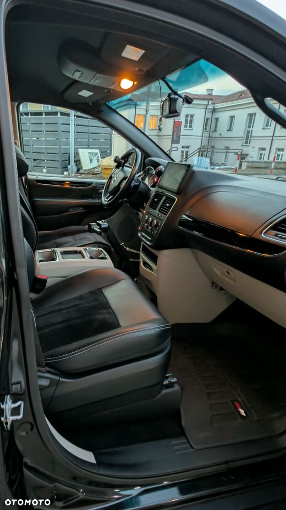 Dodge Grand Caravan 3.6 Express - 12