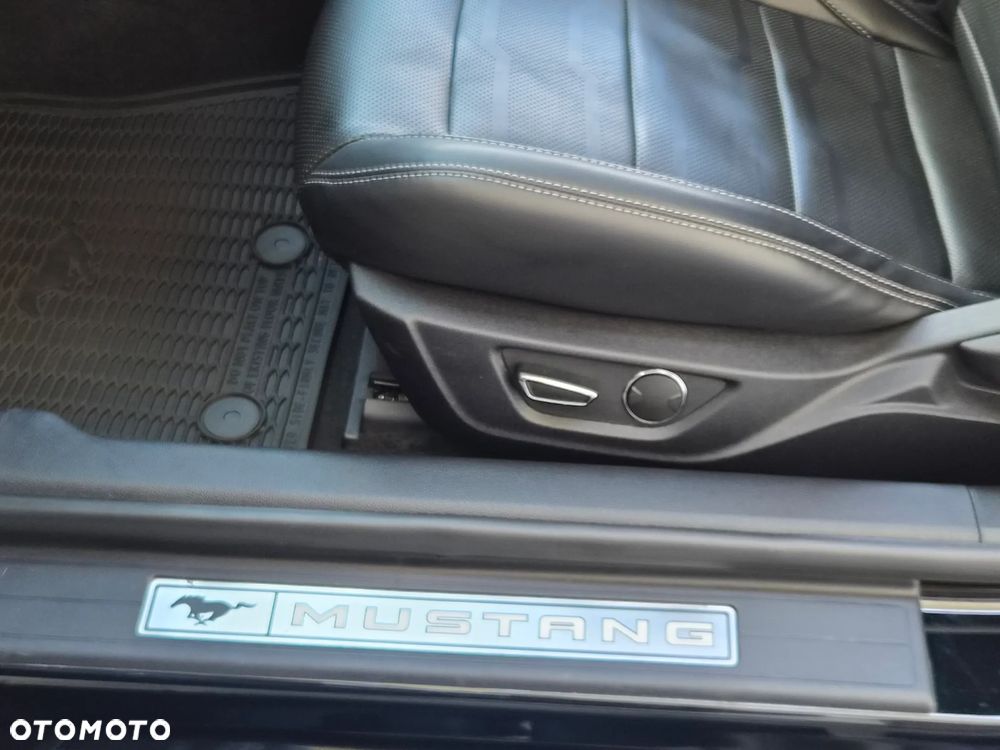 Ford Mustang - 21