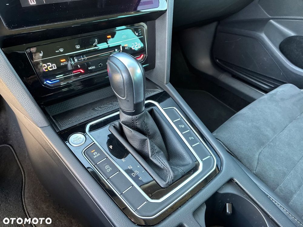 Volkswagen Passat 2.0 TDI SCR Style DSG - 21