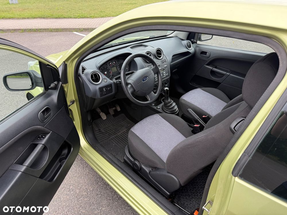 Ford Fiesta 1.3 - 9