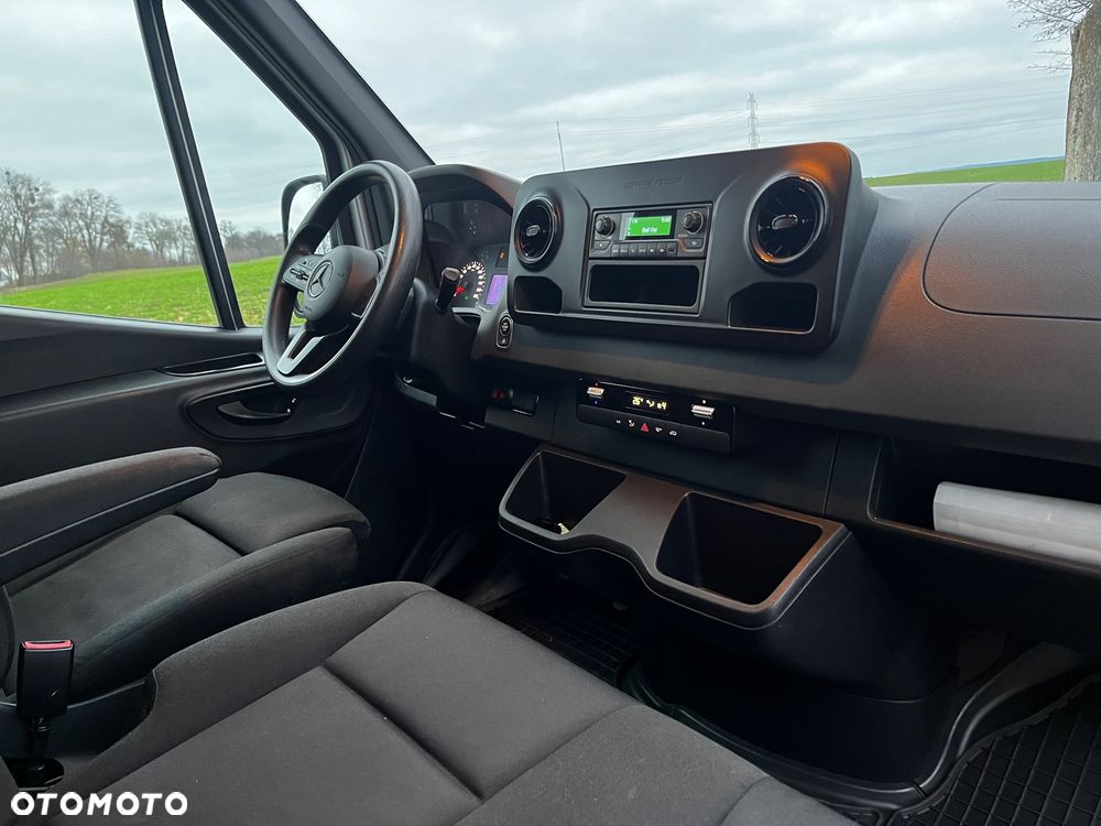 Mercedes-Benz Sprinter - 30