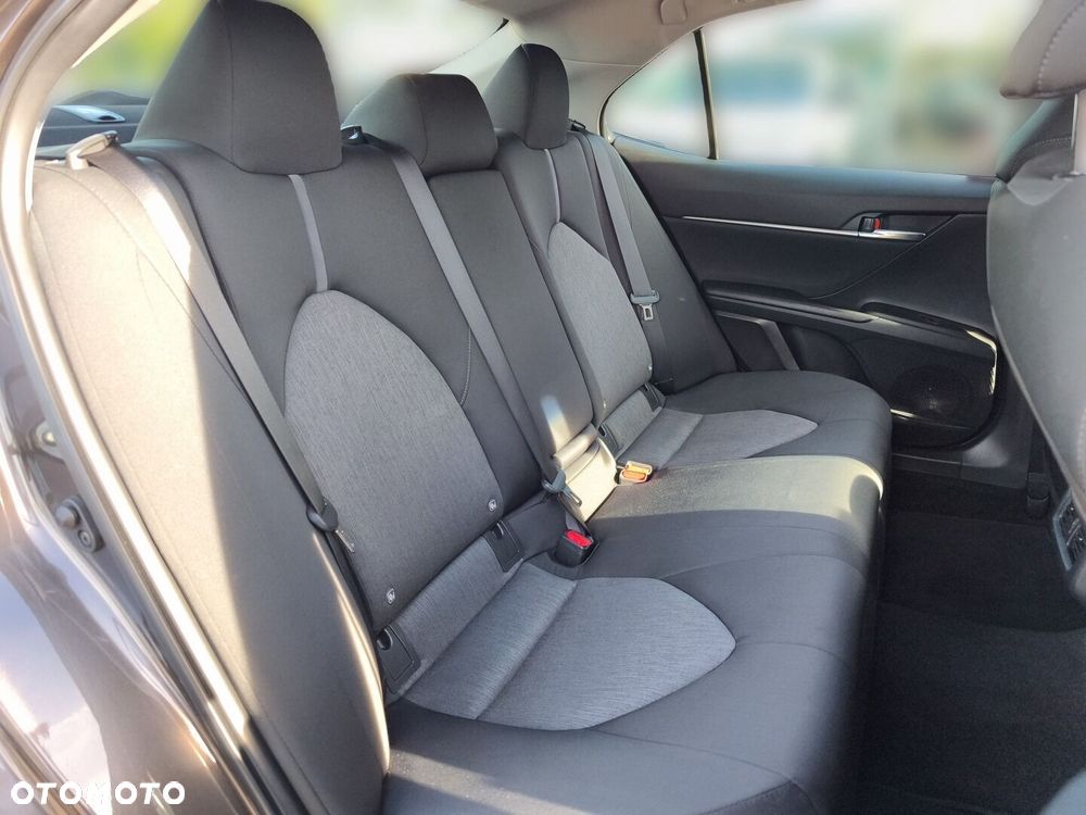 Toyota Camry 2.5 Hybrid Comfort CVT - 12