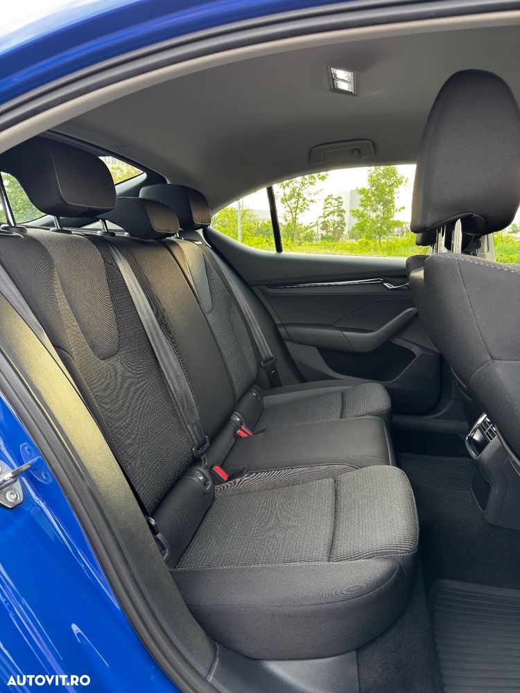 Skoda Octavia 2.0 TDI DSG Style - 29