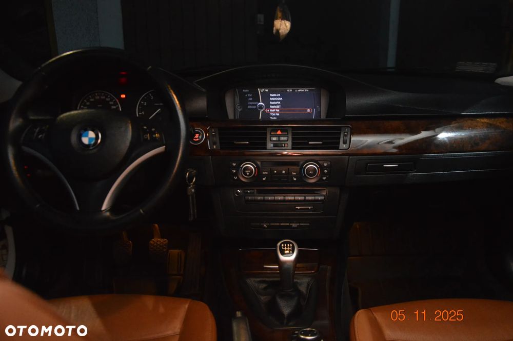 BMW Seria 3 320i - 13