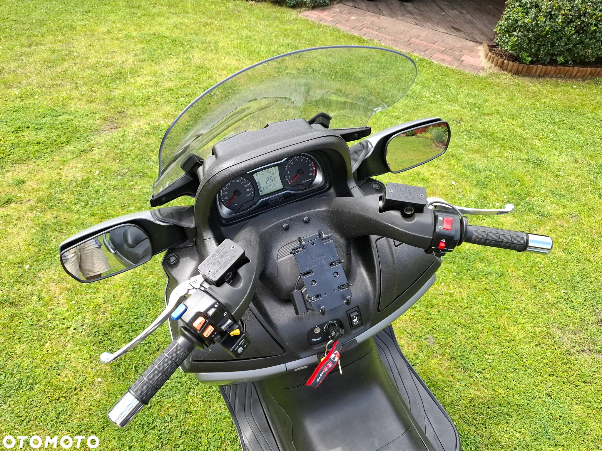 Suzuki Burgman - 11