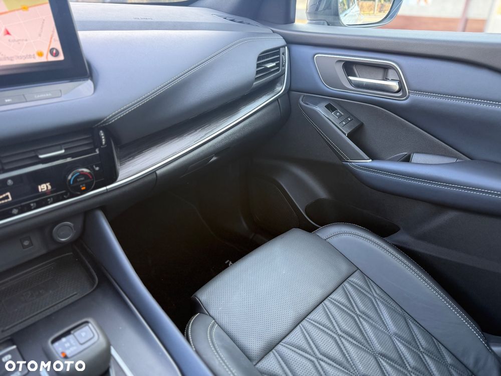 Nissan Qashqai 1.3 DIG-T MHEV 4x4 Tekna+ Xtronic - 27