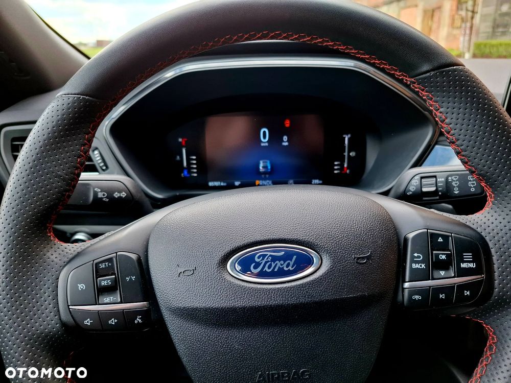 Ford Kuga - 25