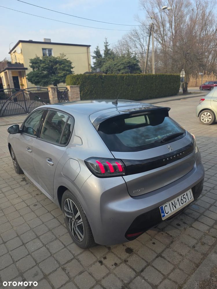 Peugeot 208 PureTech 100 EAT8 Allure - 9