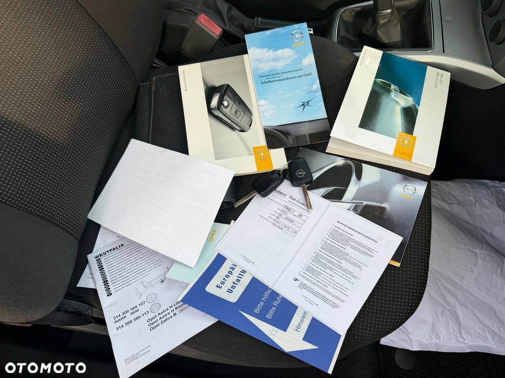 Opel Astra 1.6 Innovation 110 Jahre - 21