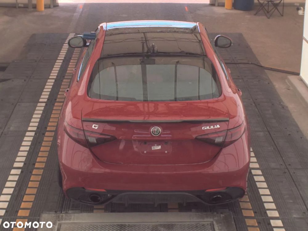 Alfa Romeo Giulia 2.0 Turbo 16V AT8 Veloce Ti - 6