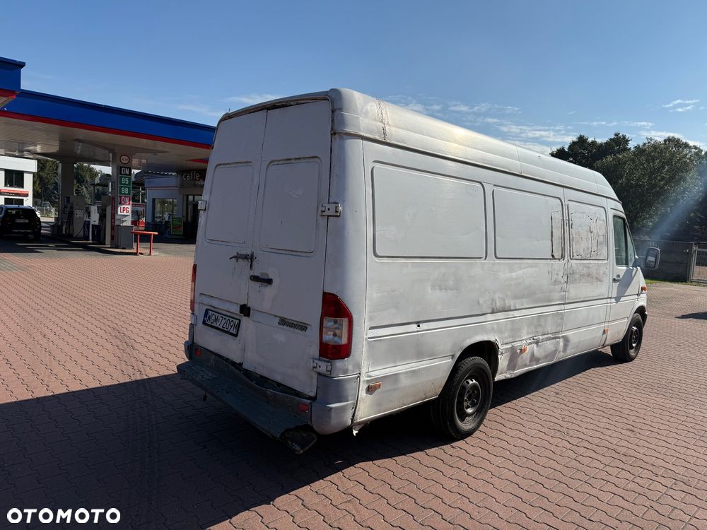 Mercedes-Benz Sprinter - 4