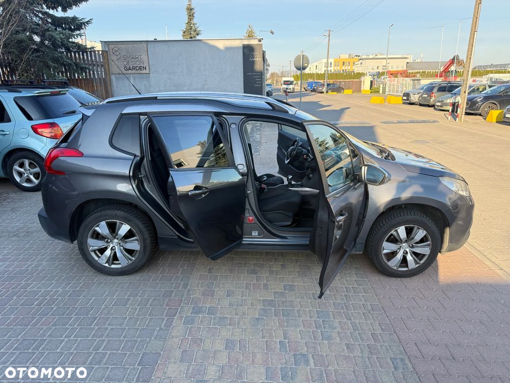 Peugeot 2008 1.2 Pure Tech Style - 15