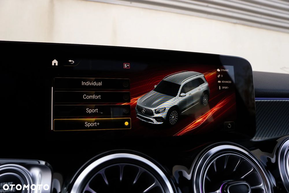 Mercedes-Benz GLB - 32