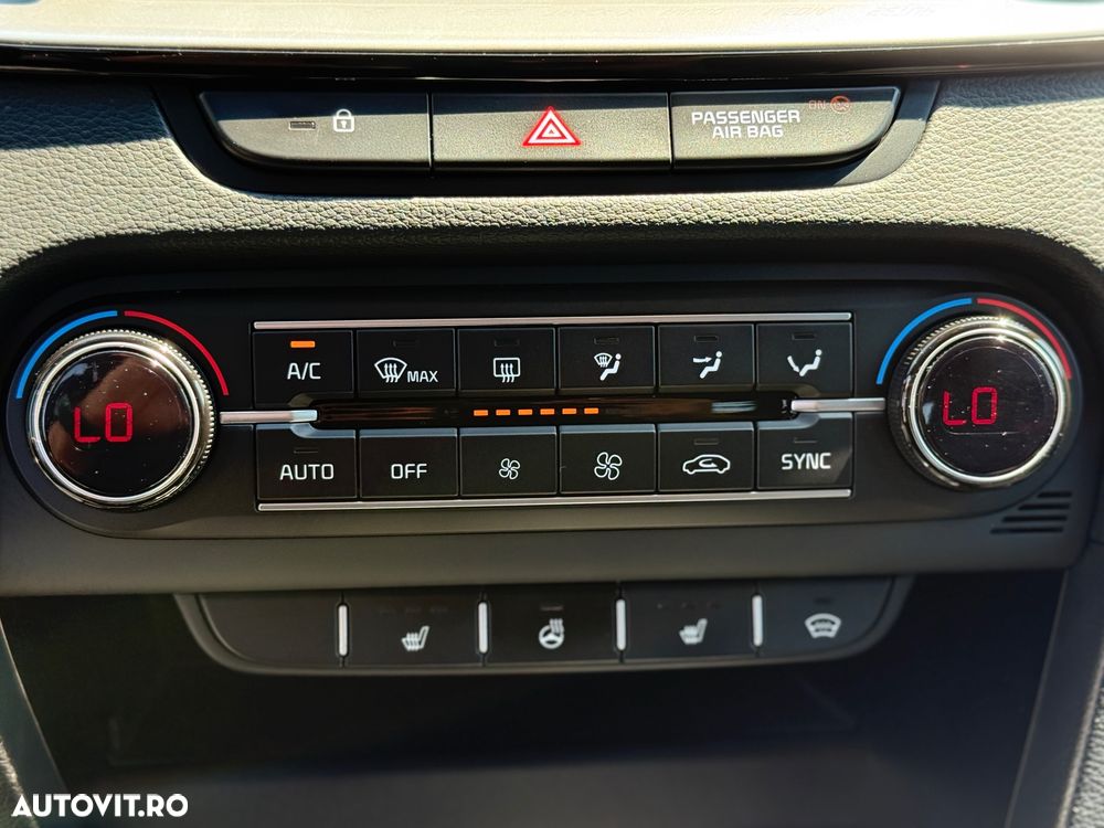 Kia Ceed - 12