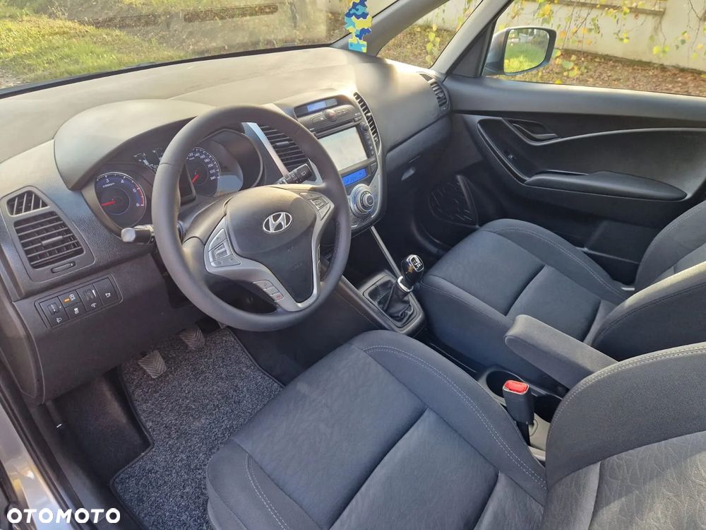 Hyundai ix20 1.6 CRDi blue YES Gold - 16