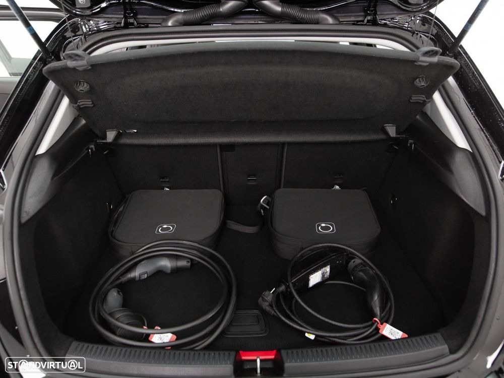 Mercedes-Benz A 250 e - 12