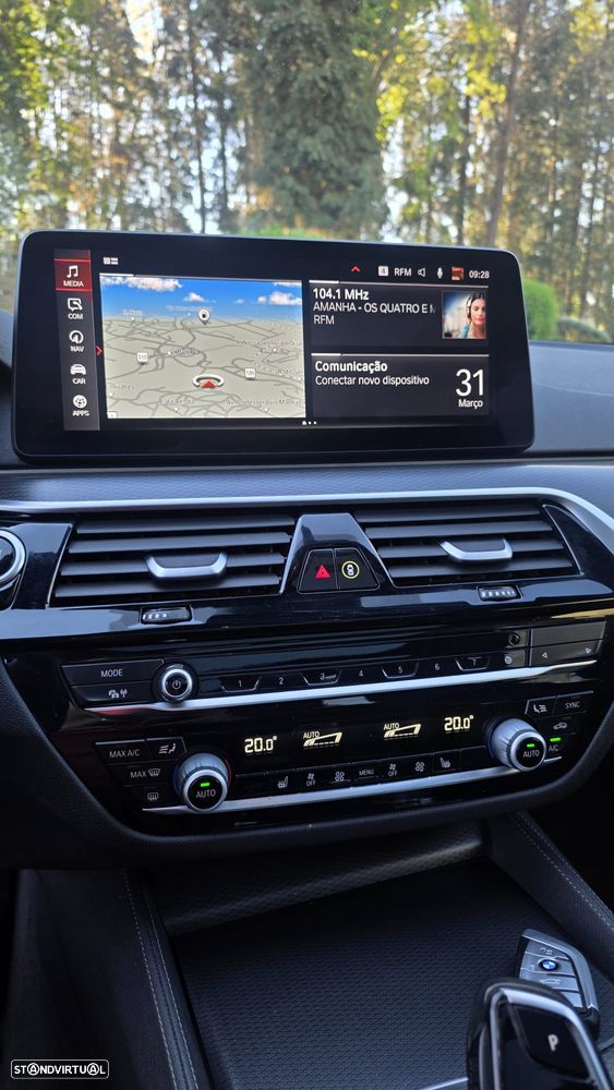 BMW 530 e Pack Desportivo M - 16