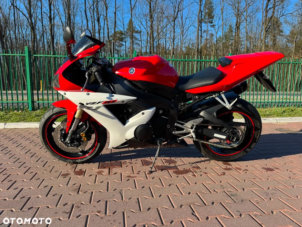Yamaha R1 - 9