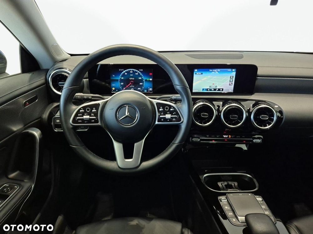 Mercedes-Benz CLA - 10