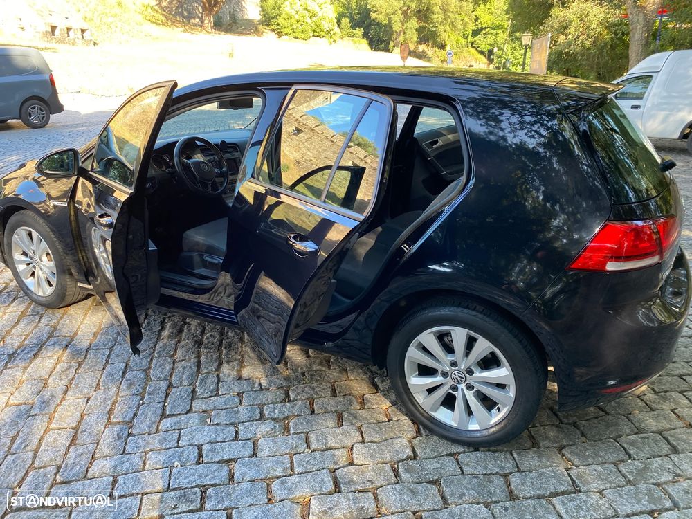 VW Golf 1.6 TDi BlueMotion Confortline - 4