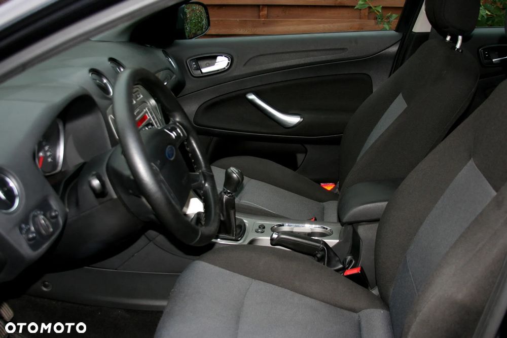 Ford Mondeo - 12