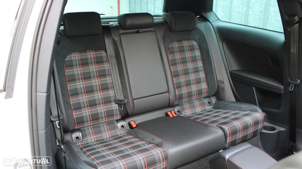 VW Golf GTI Performance BlueMotion - 10