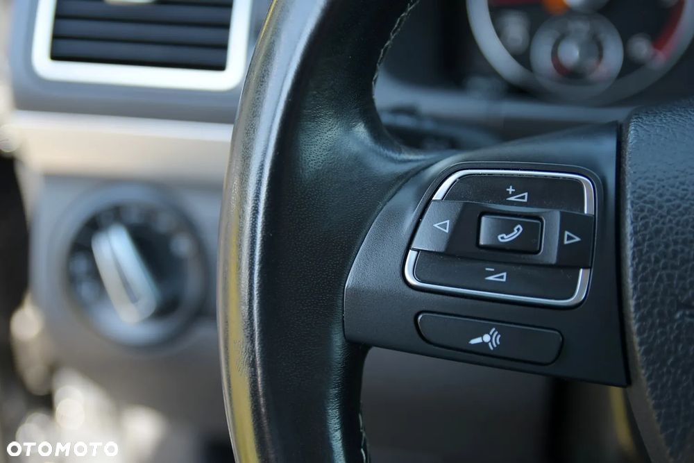 Volkswagen Touran 2.0 TDI DPF BlueMotion Technology Cup - 29