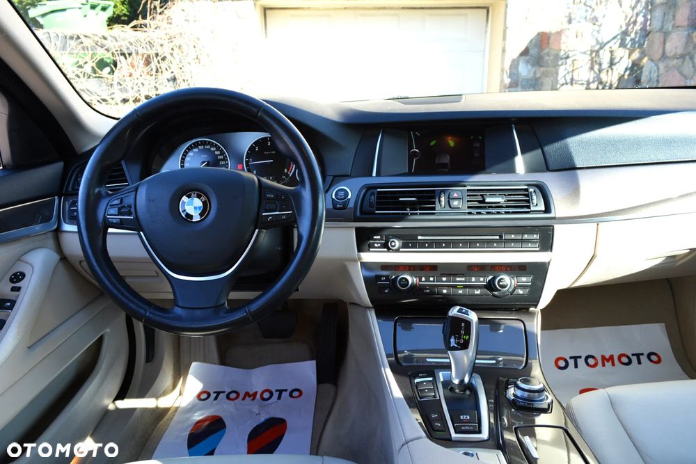 BMW Seria 5 520d xDrive Touring - 18