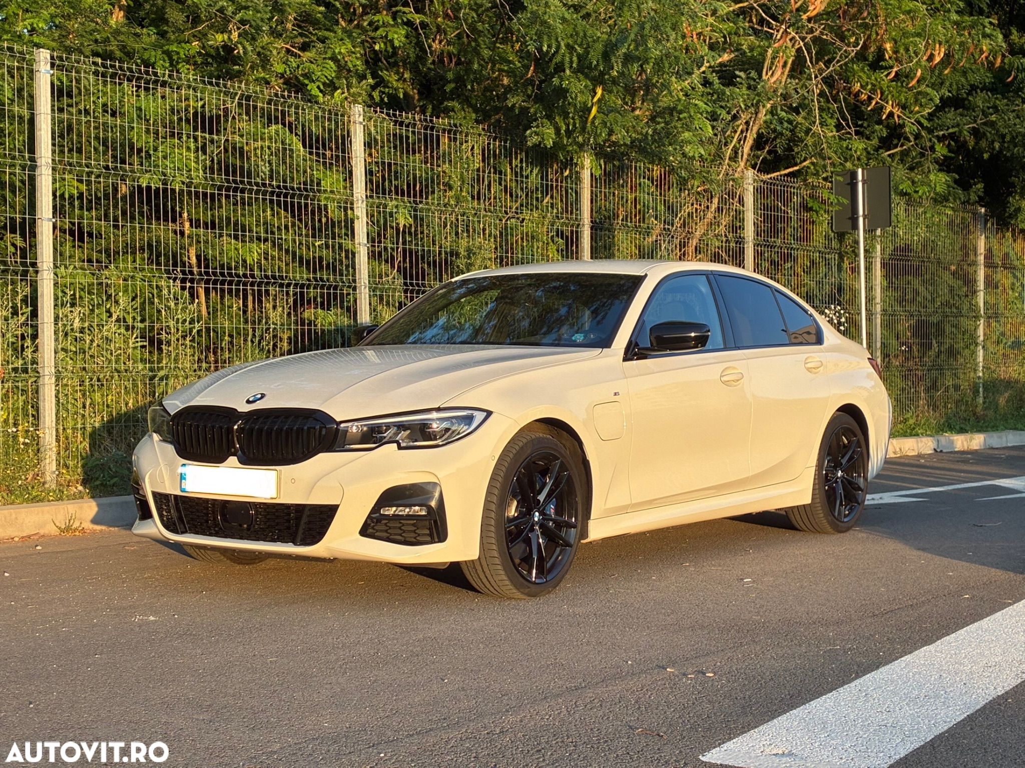 BMW Seria 3 330e xDrive AT PHEV - 1