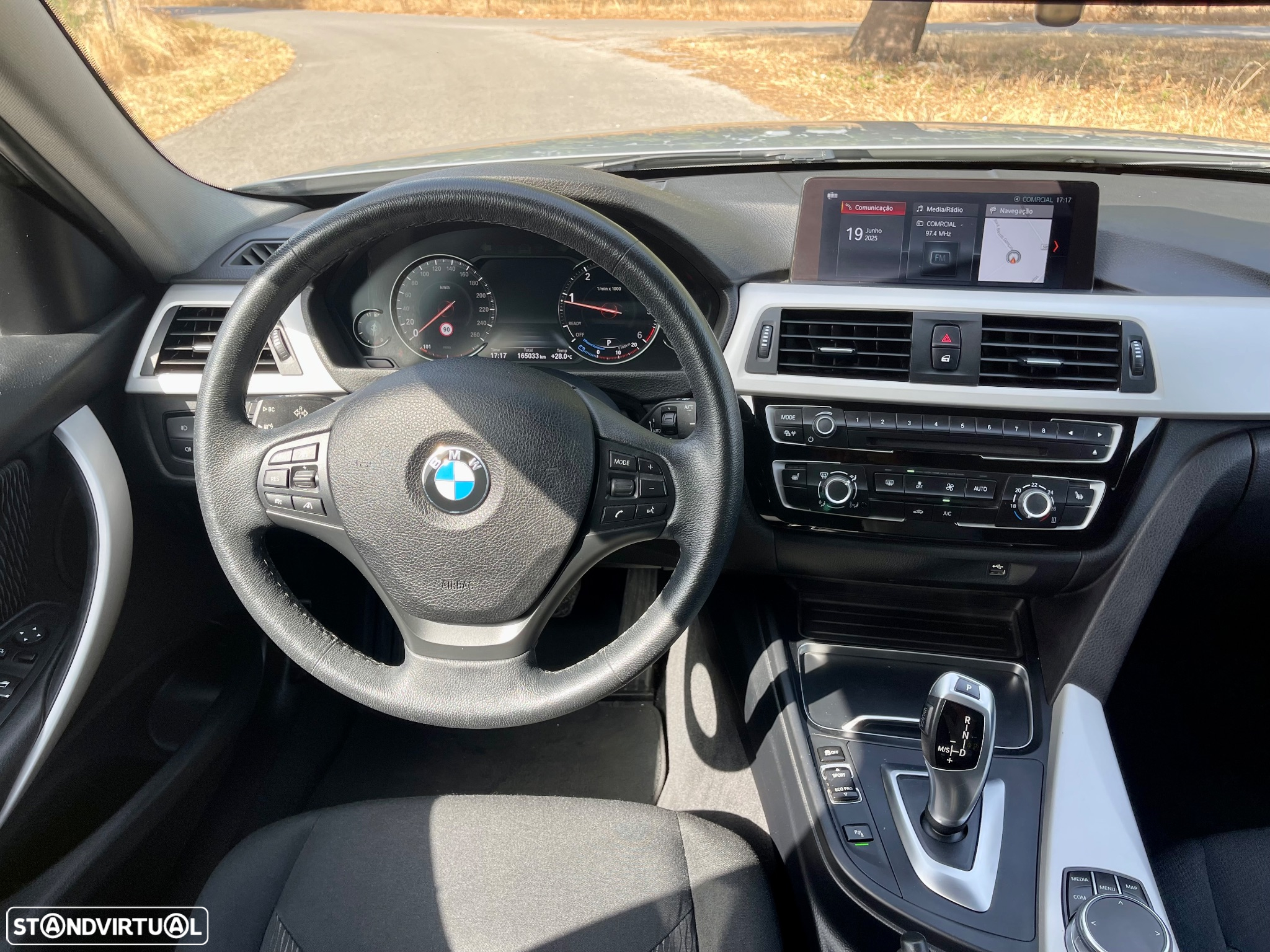 BMW 320 d Touring xDrive Auto - 19