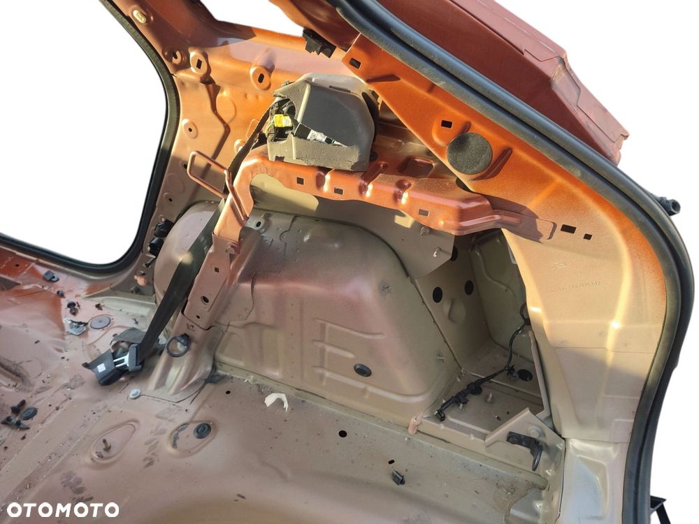 BŁOTNIK PRAWY TYŁ CITROEN C4 III (2020-2024) 1.2 THP 130KM - 2