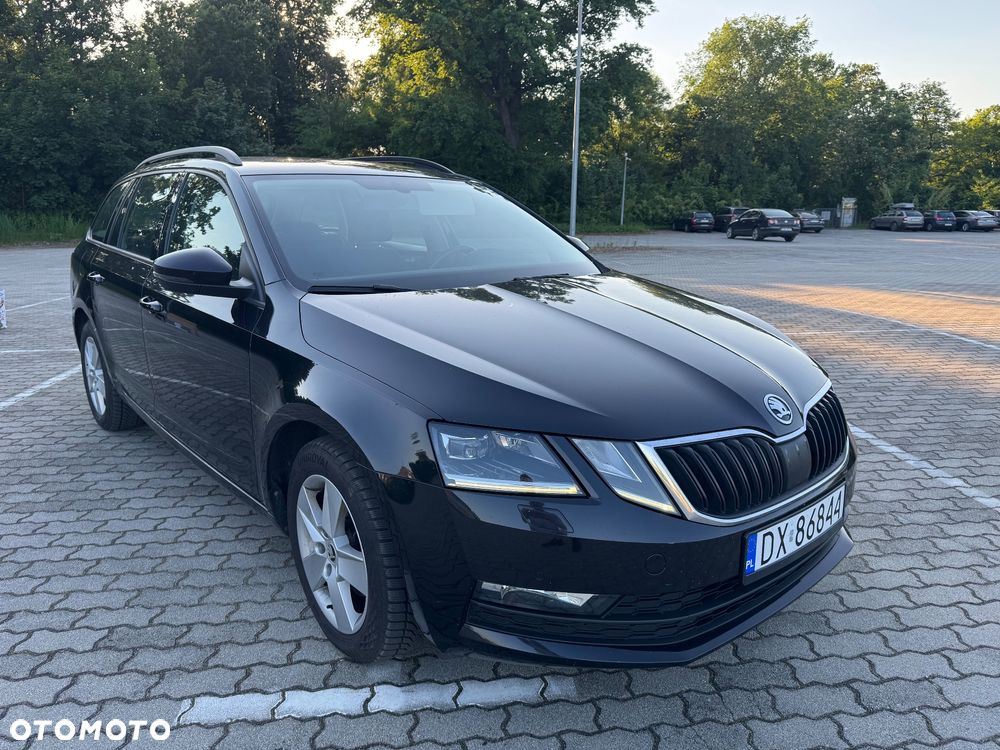 Skoda Octavia 2.0 TDI Ambition DSG - 1