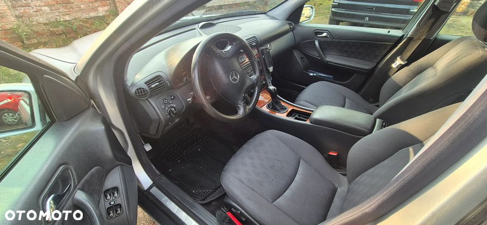 Mercedes-Benz Klasa C 180 T Kompressor Classic - 8