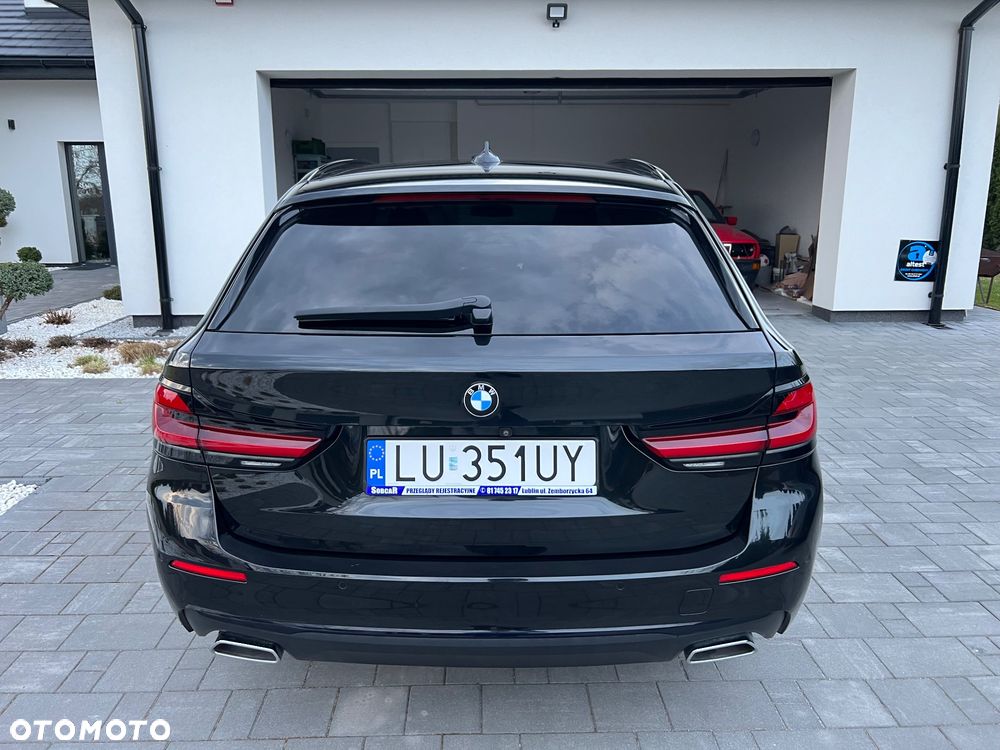 BMW Seria 5 520d Sport Line - 4