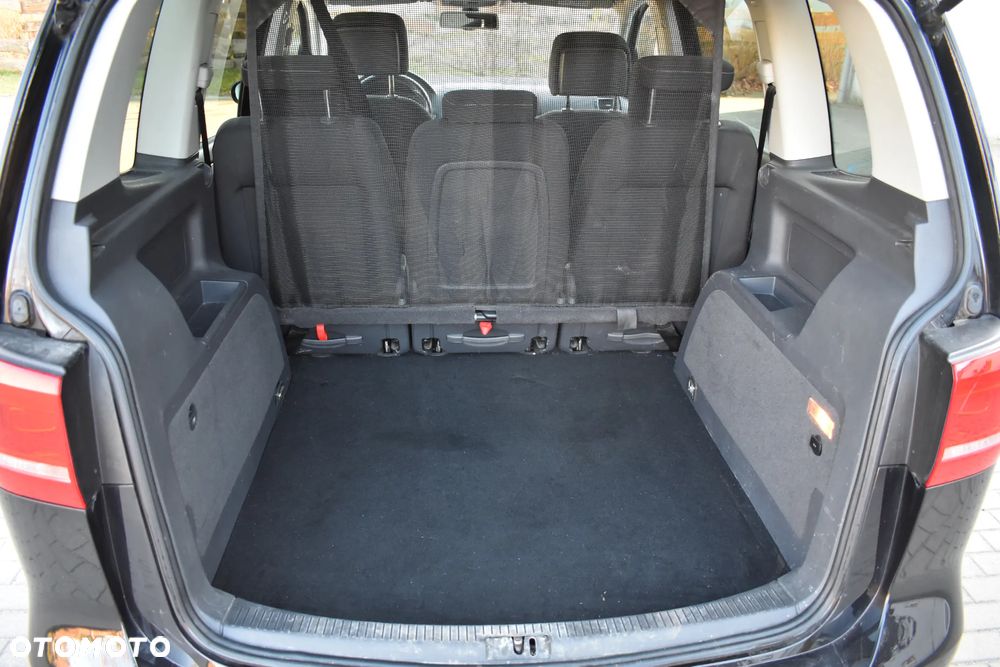 Volkswagen Touran 1.4 TSI DSG Cup - 11