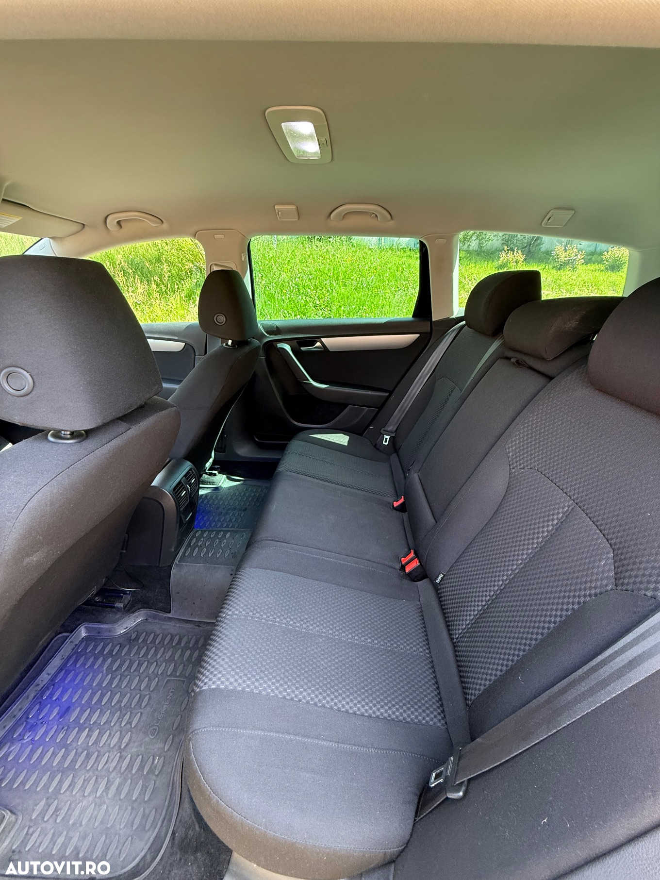 Volkswagen Passat Variant 1.6 TDI BlueMotion - 8