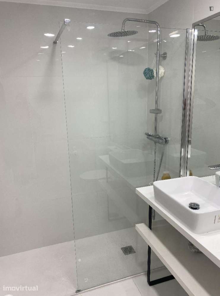 Quarto - localizado em Setubal - Grande imagem: 3/6