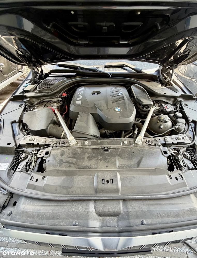 BMW Seria 5 520i mHEV - 16