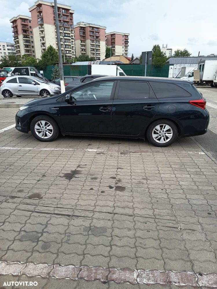 Toyota Auris 1.8 L VVT-i Luna - 3