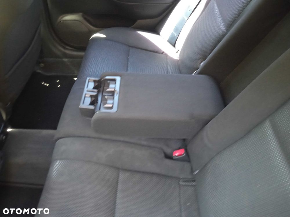 Toyota Avensis - 6
