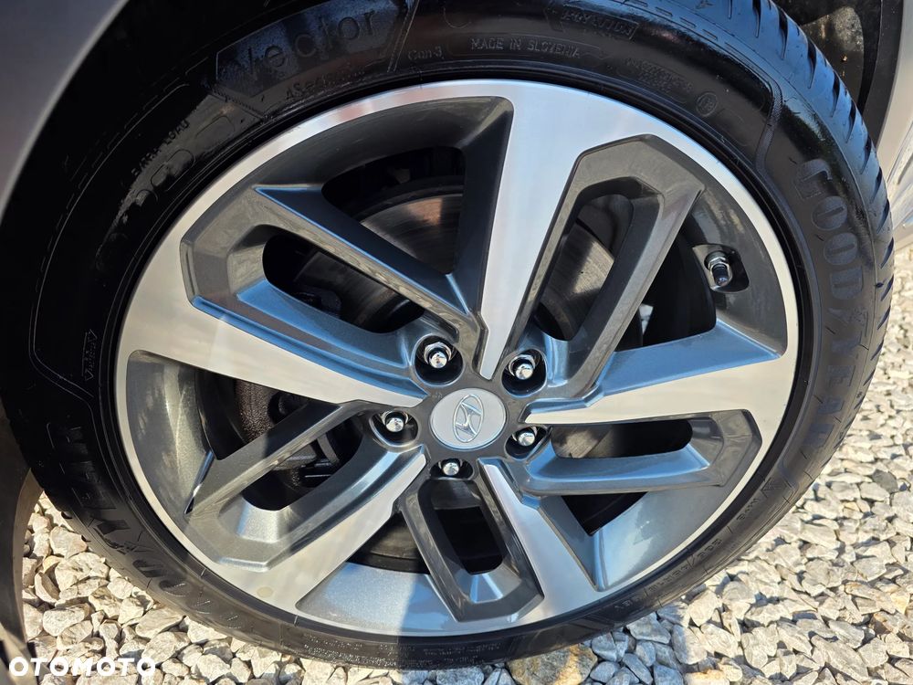 Hyundai Kona 1.6 T-GDI DCT 4WD Premium - 12