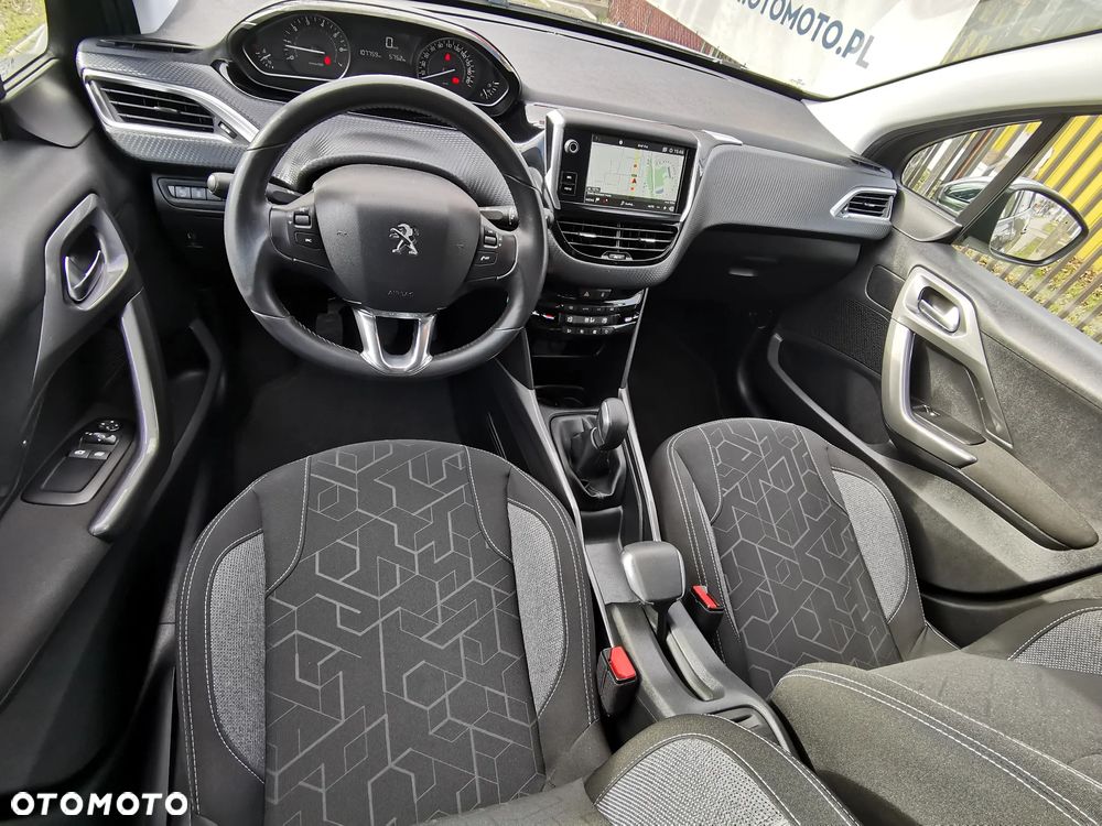 Peugeot 2008 1.2 Pure Tech Style EU6 - 7